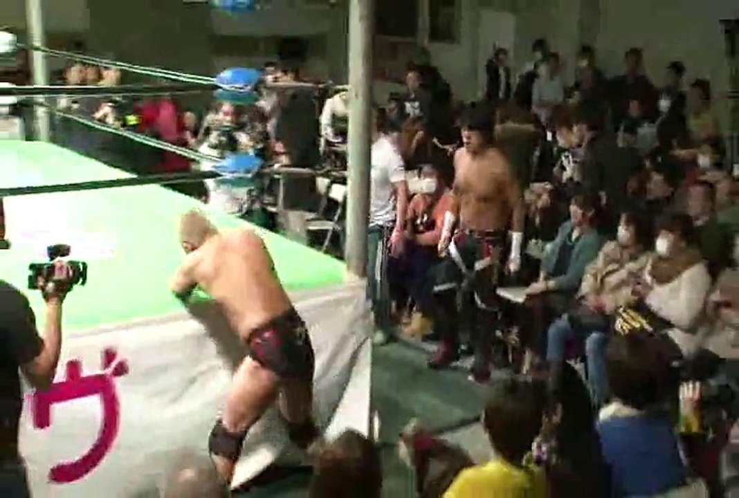 Kenou vs. Yoshinari Ogawa vs. Genba Hirayanagi (NOAH)