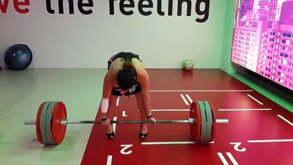 Topukluyla 90 Kiloluk Halter Kaldıran Hatun