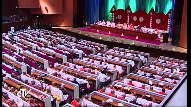 Hàng trăm nhà sư Phật Giáo lắng nghe Đức Giáo Hoàng nói về khoan dung tôn giáo