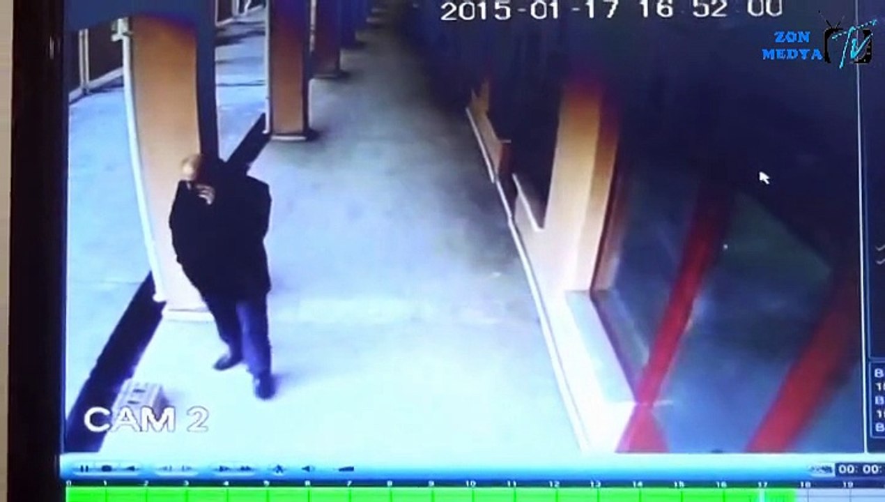 Su Faturası Yüzünden Memuru Bıçakladı