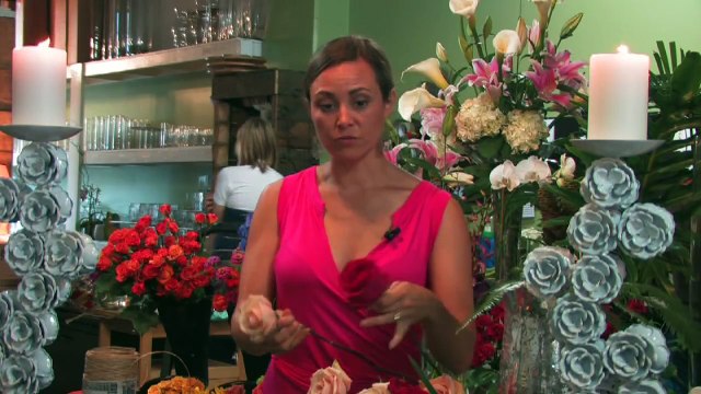 Wedding Floral Arrangements - How to Make a Rose Wedding Bouquet