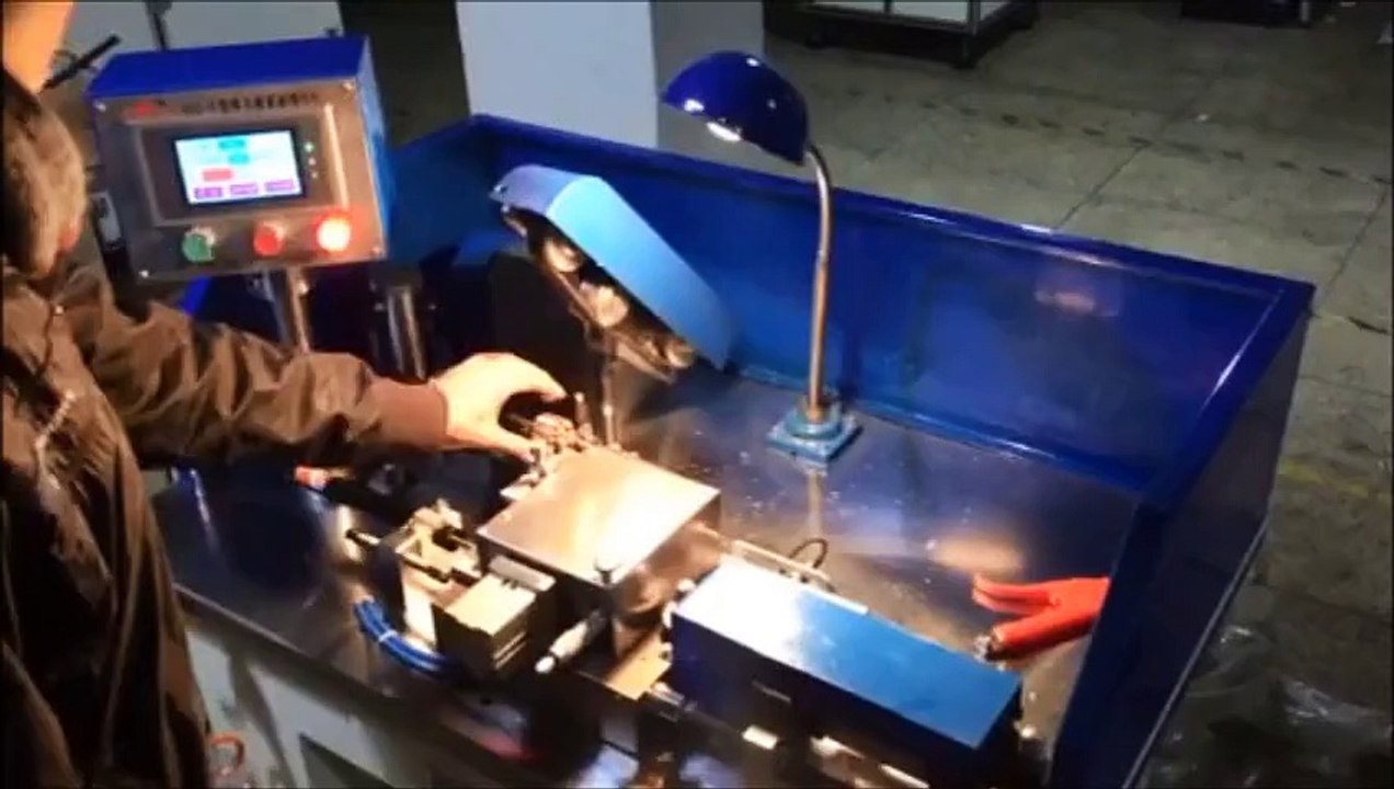 Simple armature turning machine