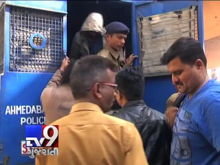 下载视频: Ahmedabad 10 nabbed for call centre fraud after PCB's raid - Tv9 Gujarati