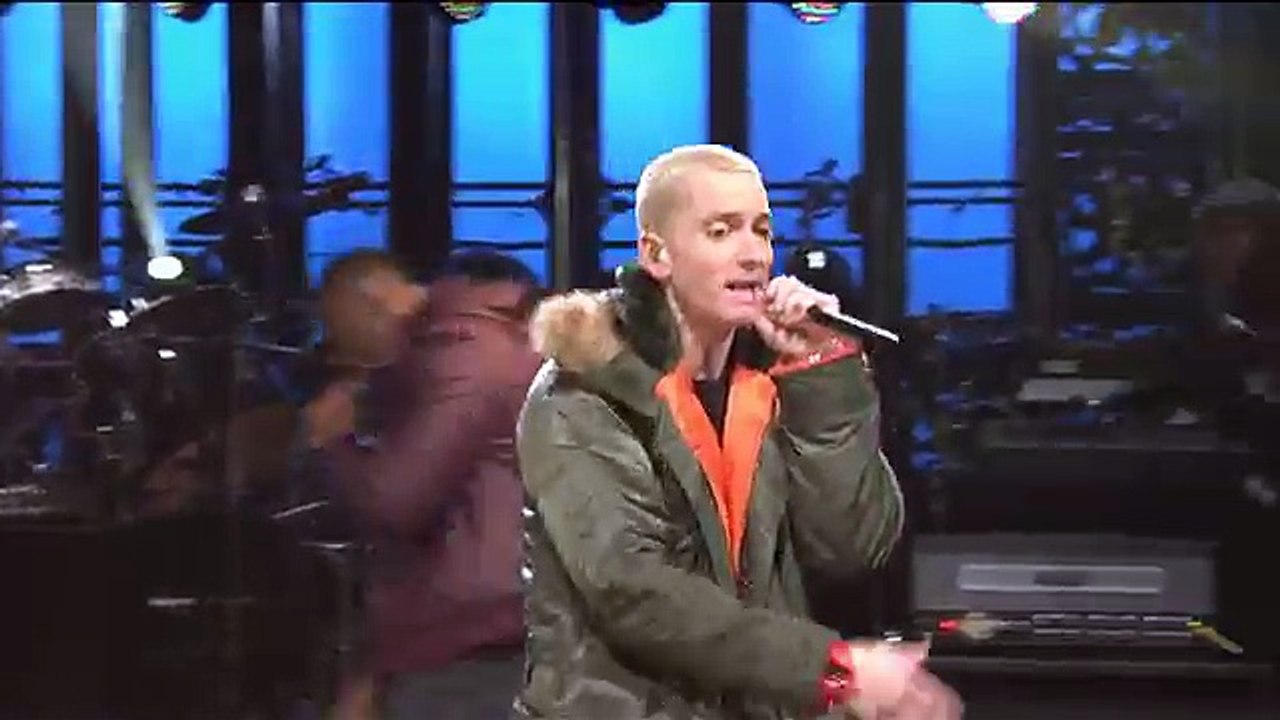 Eminem - Berzerk (Live on SNL)
