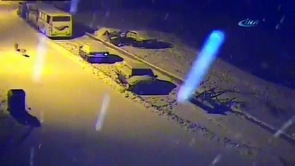 Aç kurtlar şehre indi