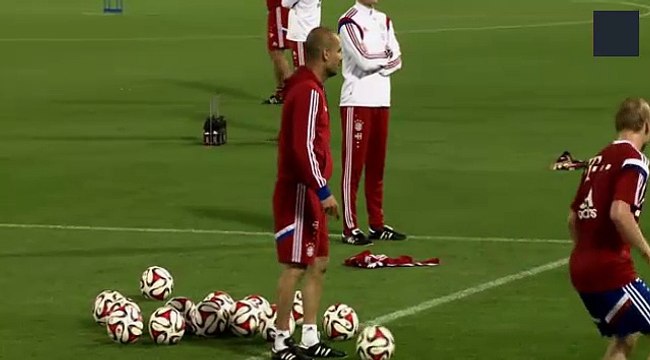Pep Guardiola in Ekstase: Badstuber, I love you - Das ist Fußball - FC Bayern in Doha