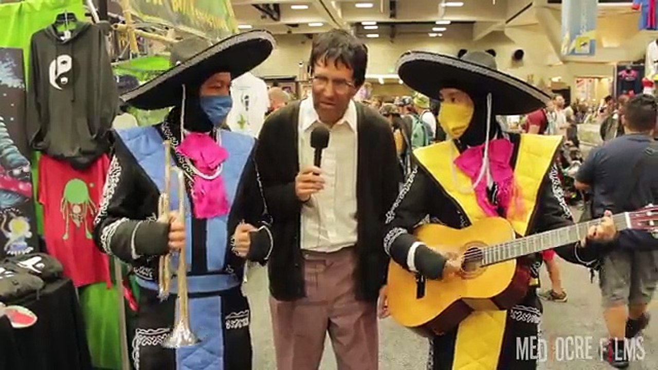 Trolling Cosplayers at Comic-Con 2014 (with Yeshmin Blechin)