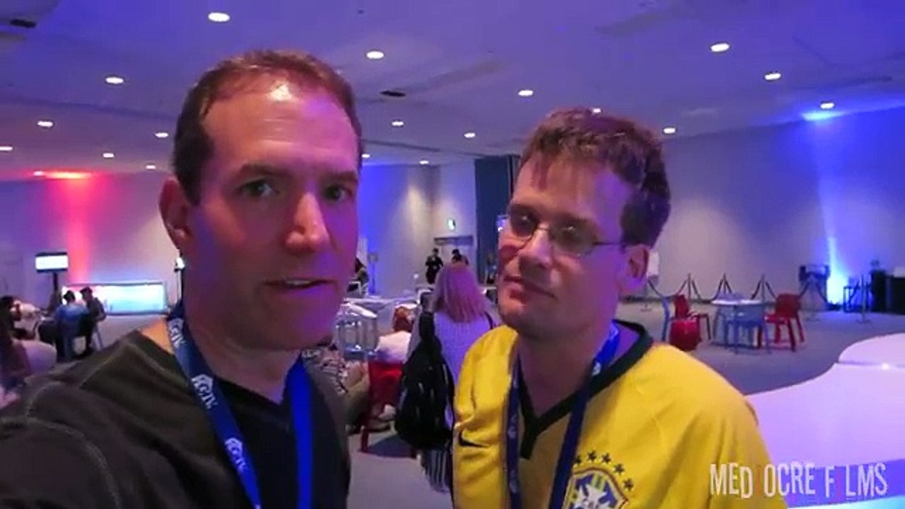 Trolling John Green & Other YouTubers at VidCon 2014