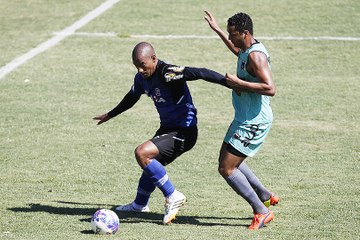 Vasco começa 2015 com derrota em jogo-treino