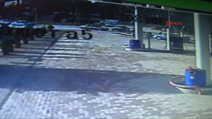 Karabük - Kırmızı Işık İhlali Yapan Sürücü Otomobile Çarptı 3 Yaralı