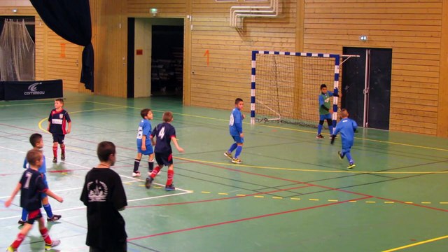 TOURNOI U8-U9 LE CREUSOT frappe de Mathis