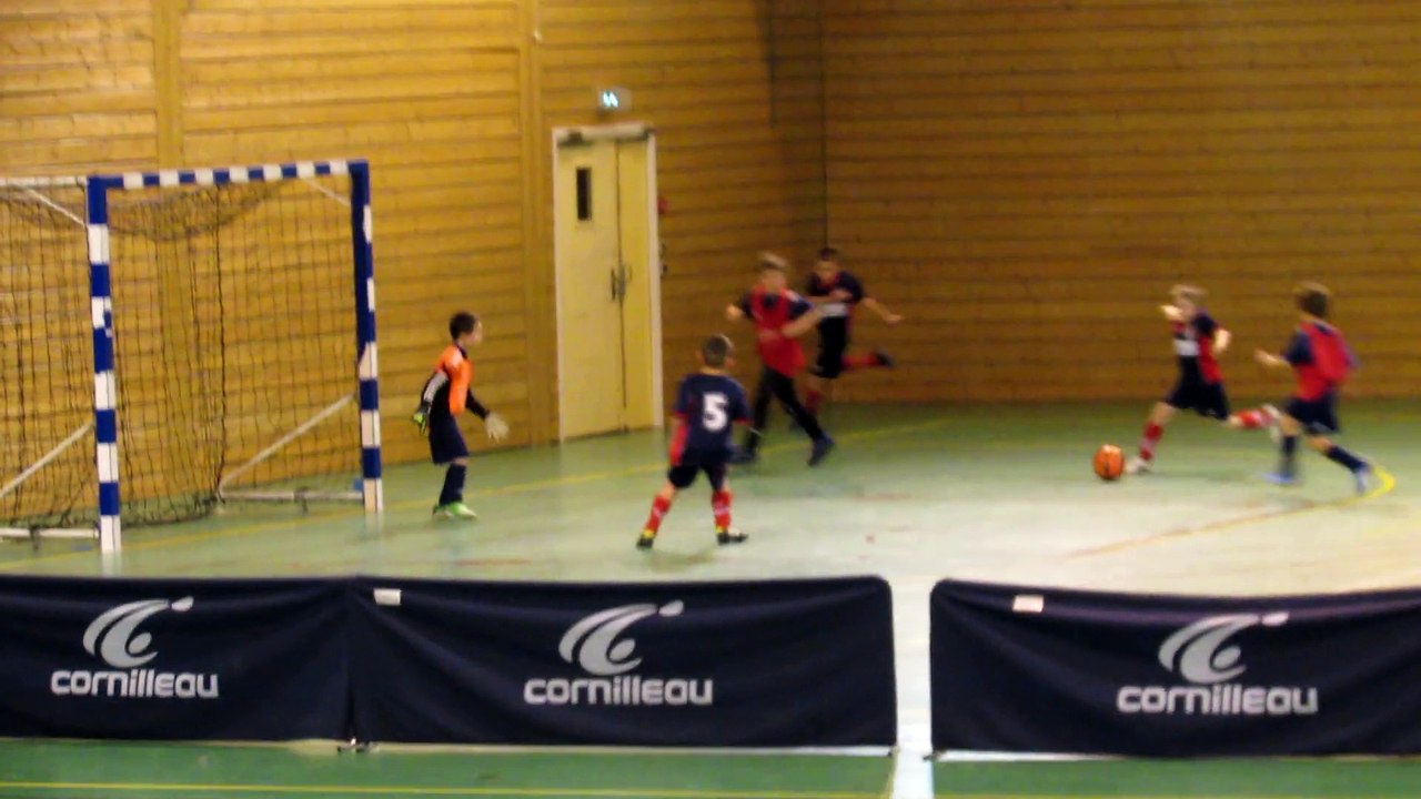 TOURNOI U8-U9  LE CREUSOT frappe de Benji