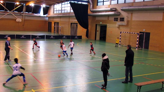 TOURNOI U8-U9 LE CREUSOT frappe de mathéo