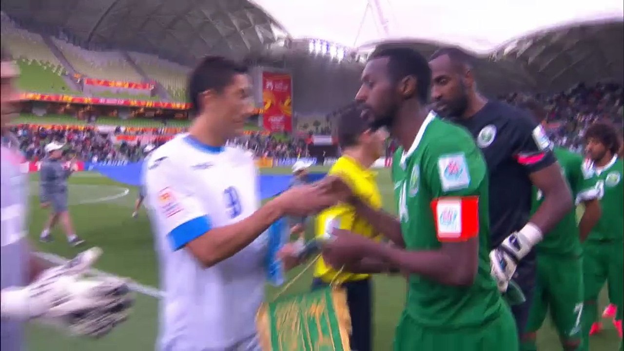 Asien Cup: Usbekistan trotzt Gegner und Schiri