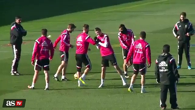 Toni Kroos Celebrate like Cristiano Ronaldo Sii in Real Madrid training 2015