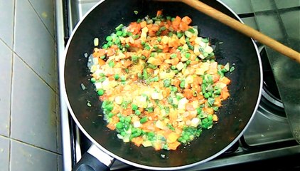 Caçarola de Filetes de Pescada e Vegetais Salteados