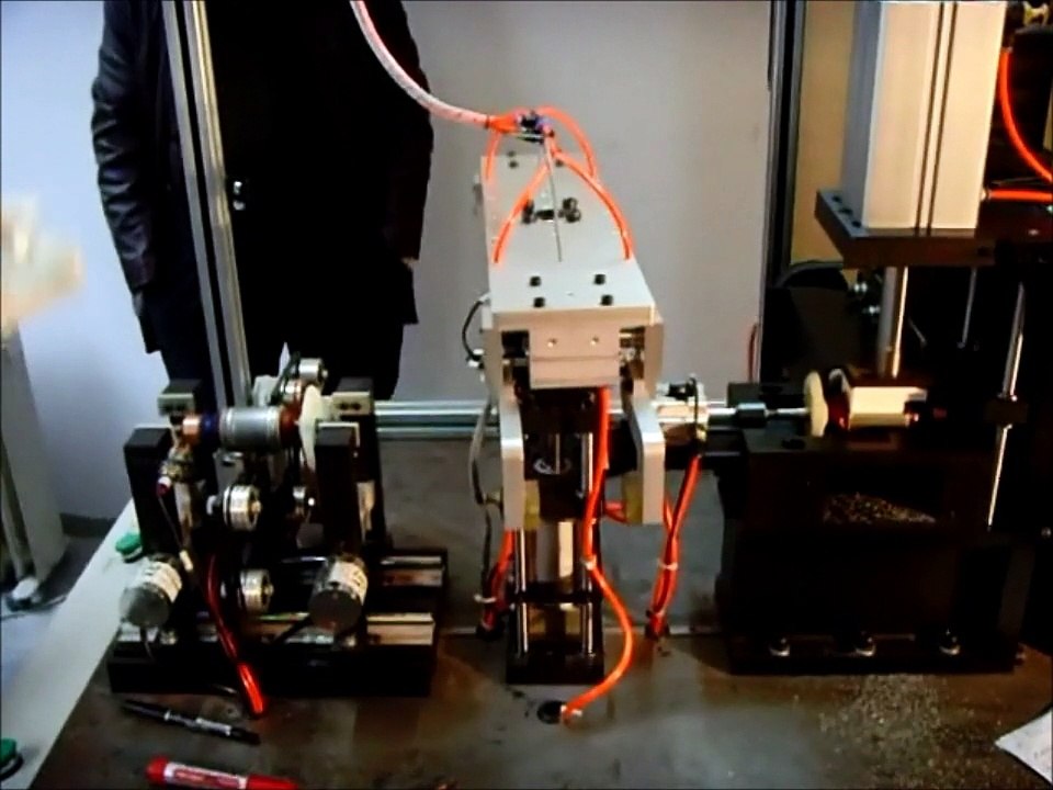 Two working station balancing machine remove weight type