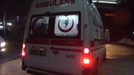 Ek Konya'da Kongreden Dönen Ülkücüleri Taşıyan Midibüs Kaza Yaptı 7 Yaralı
