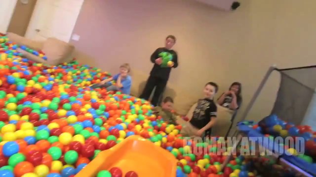 Transform living room into Gigantic Ball Pit : Crazy Plastic Ball PRANK!!