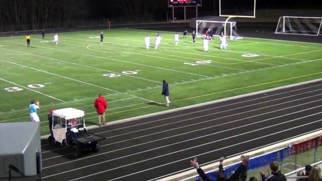 Football : il inscrit deux buts de la ligne de touche...en 3 jours