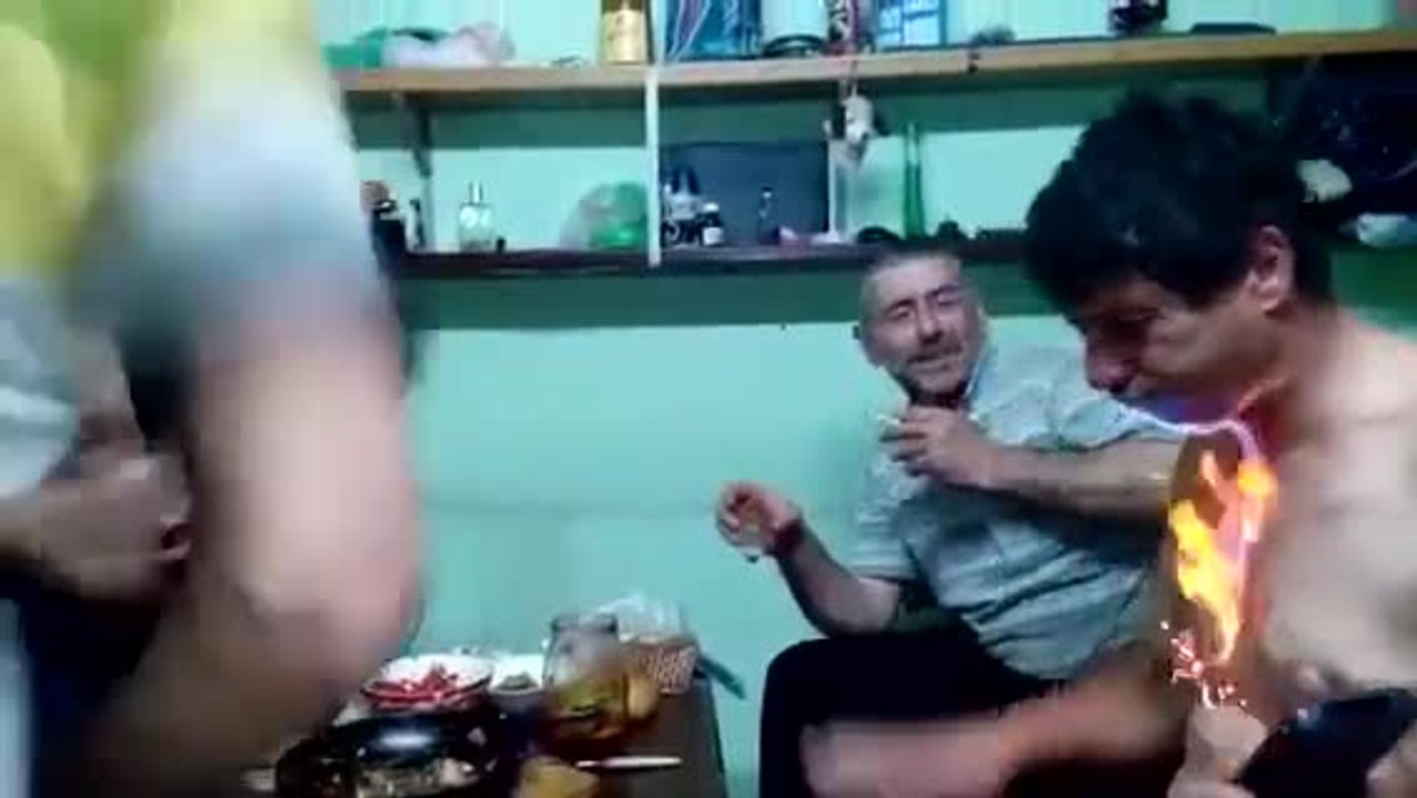 Un russe prend feu en buvant un shooter de vodka