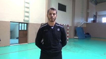 Beşiktaşlı Özmusul'un "En İyi Hızlı Hucum Kurtarışı" Sevinci