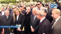 بالفيديو.. محافظ القاهرة يسلم سائقى 