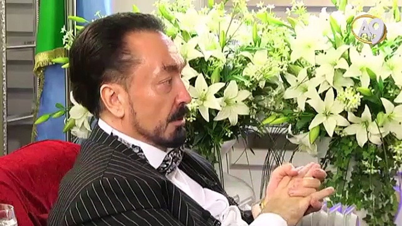 Cezayir’de zulüm çeken insanların çocukları, Darwinist-materyalist eğitim sonucu Fransa düşmanı oldu.