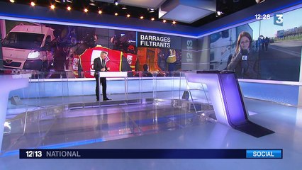 Des routiers ont installé des barrages filtrants près de Nantes
