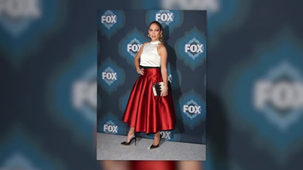 Jennifer Lopez ist ein Style Idol bei der FOX TCA All Star Party