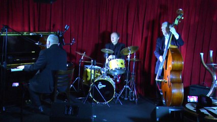 Bob Haddrell - Do Nothing Till You Hear From Me