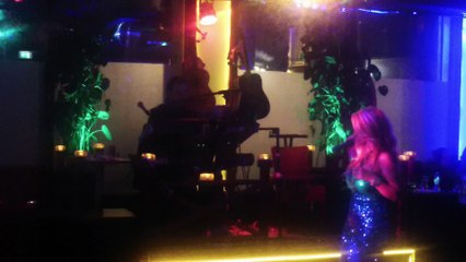 Pinar Darcan = gidiyorum gunduz gece = www.canlimuzik.nl