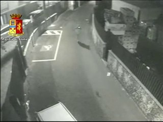 Catania - paraplegico sulla sedia a rotelle spara al rivale in amore