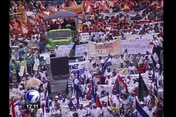 Télécharger la video: Marcha de los trabajadores: Protestas contra gobierno y sus políticas sociales y económicas