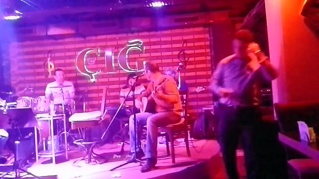 Evvelim sen oldun,ahirim sensin ''Cahildim dünyanın,rengine kandım''