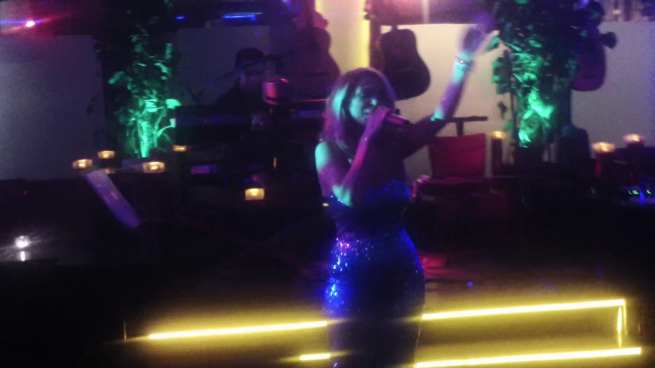 Pinar Darcan = kendim ettim kendim buldum = mavigul-Lumiere Hollanda Sahnesi