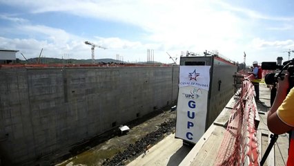 Instalada primeira comporta da expansão do Canal do Panamá