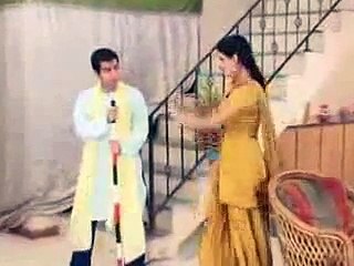 Saba Qamar ( Dancing)