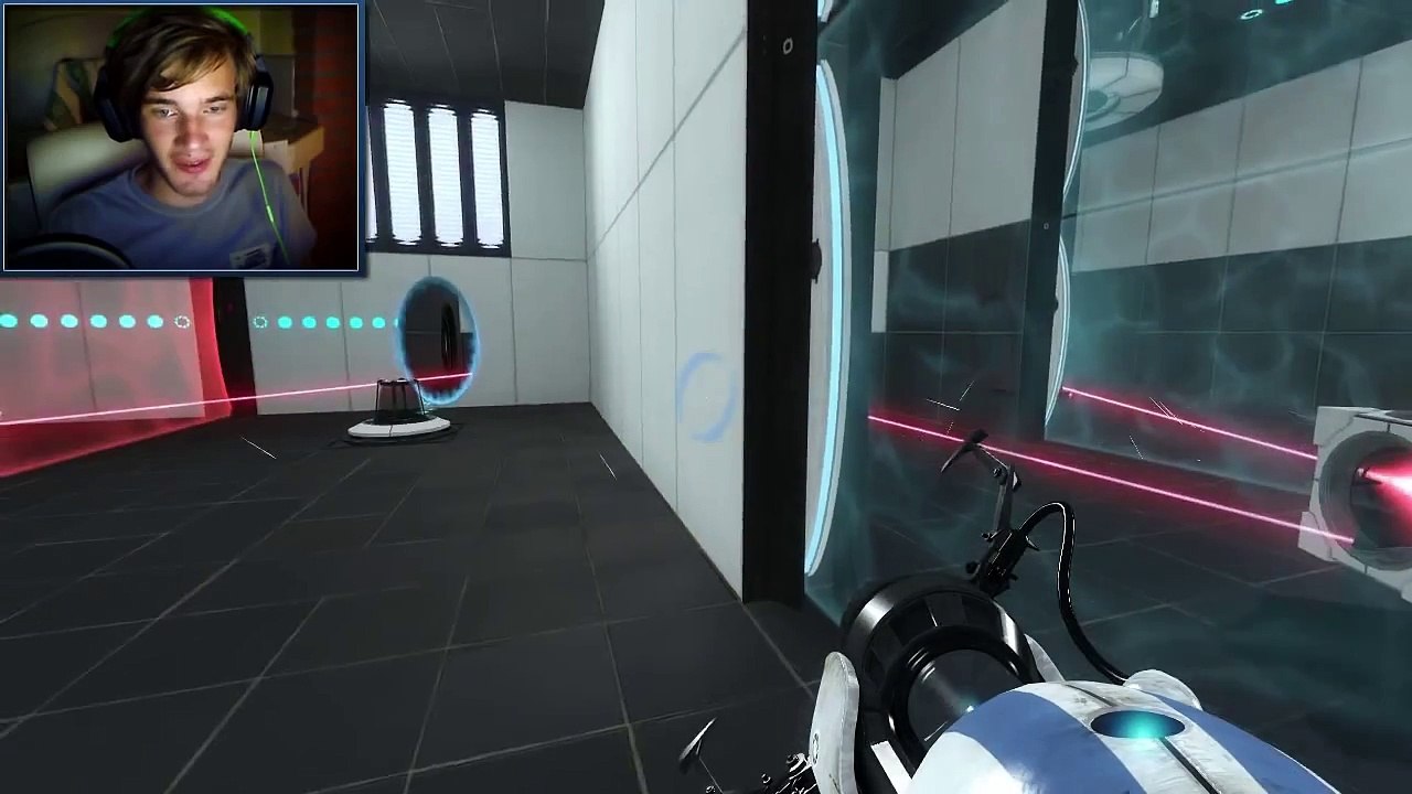 FREAKY CHICKEN PORTAL OF DOOM AND FRIENDSHIP! - Portal 2  Coop  Custom Maps - Part 1 - Pewds&Cry