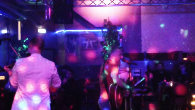 Ali Dilekci = Adaletin bu mu dunya = mavigul,Lumiere Hollanda sahnesi