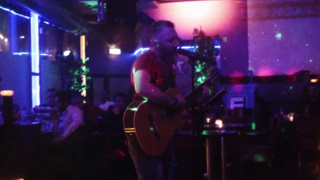 Ali Dilekci = Ela gozlum = mavigul-Lumiere Hollanda Sahnesi