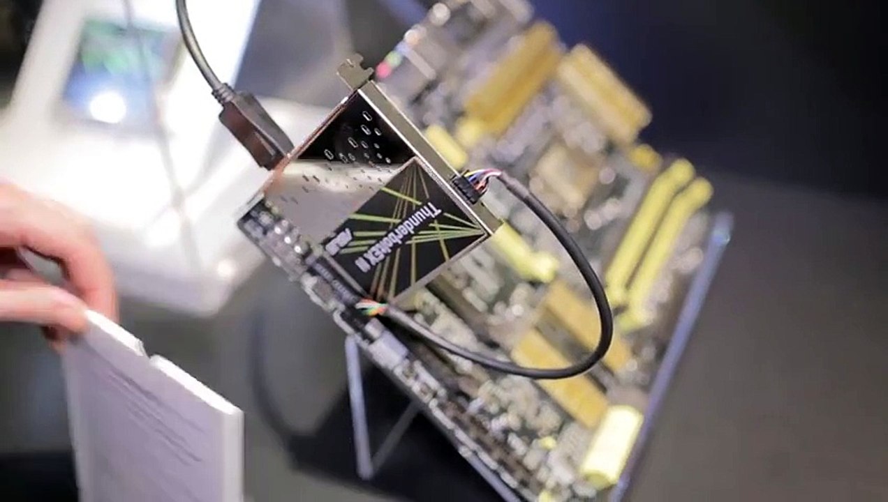 Asus CES 2014 - Kaveri Boards, Thunderbolt controller, NFC station