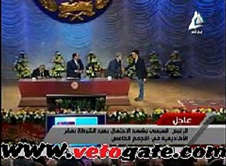 الشاعر عبدالله حسن يعبر عن حبه الشديد لـ"السيسى"