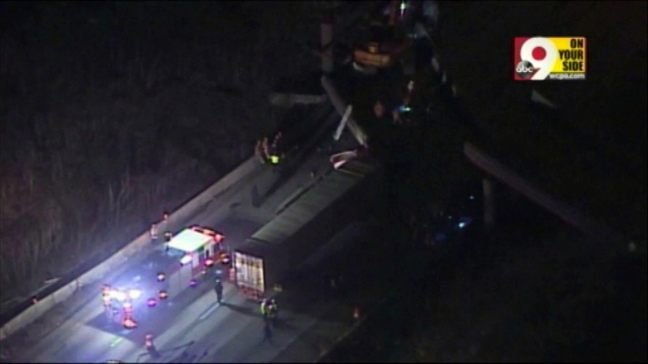 Un pont s'écroule sur une autoroute aux États-Unis