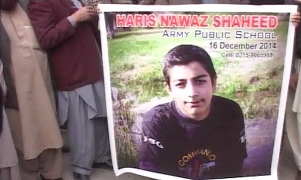 Peshawar :Parents of APS martyrs protest outside CM House