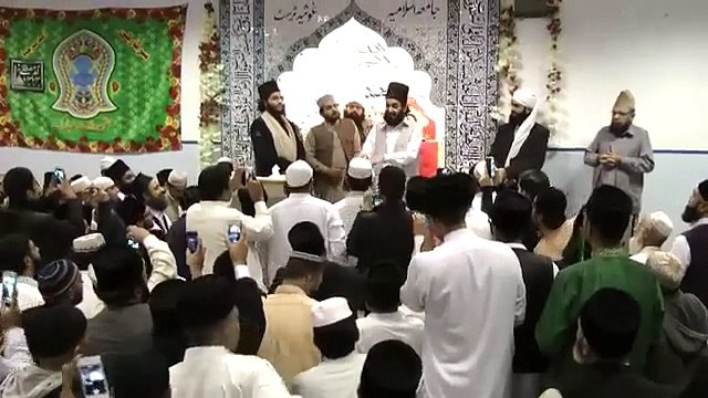 Mehfil E Millaad Paak in Luton Sheikh Muhammad Naqeeb ur Rehman Sahib Eidgah Sharif