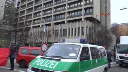 Münih?te Mahkeme Önünde Nsu?ya Karşı Protesto