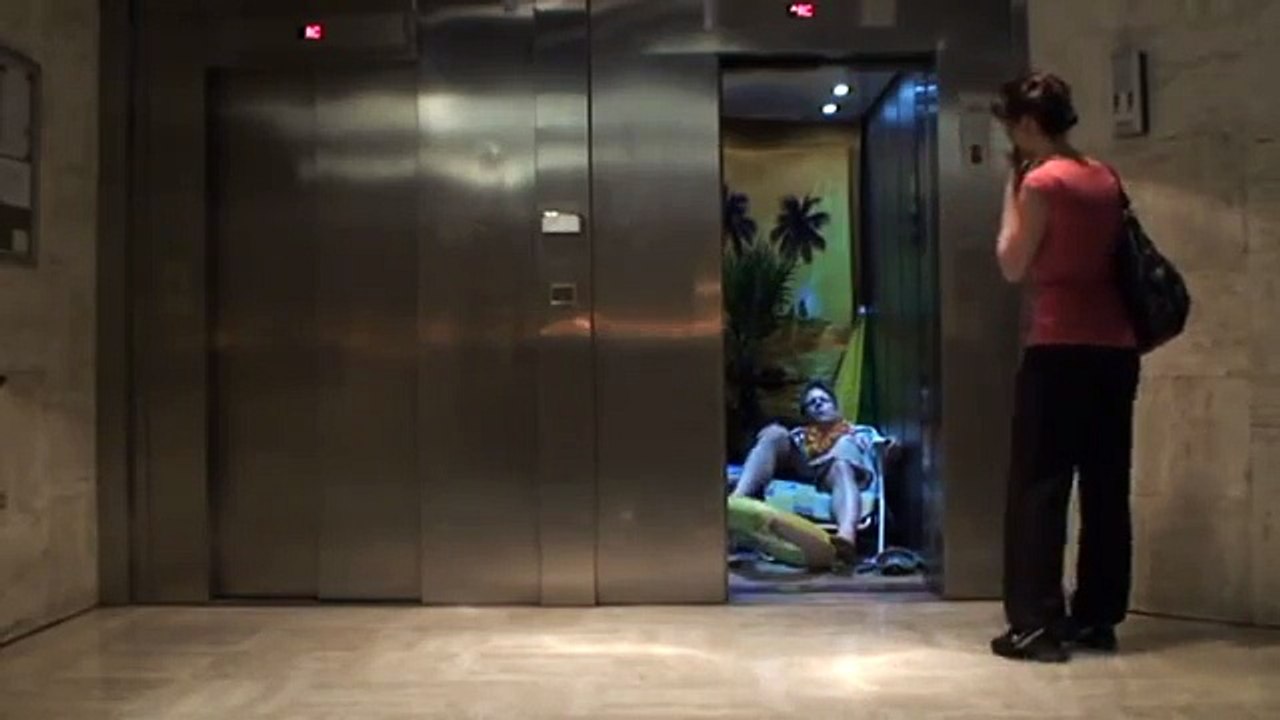 Tahitian elevator (Rémi GAILLARD) Full HD