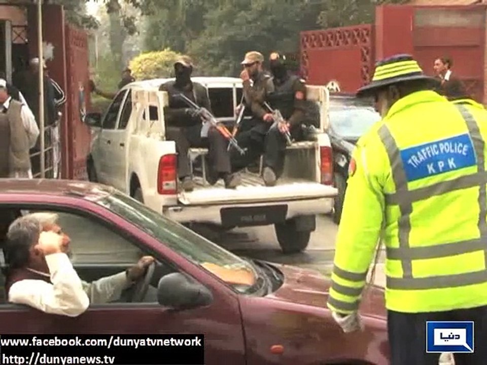 Dunya News - Imran Khan keeps his word of not using VIP protocol