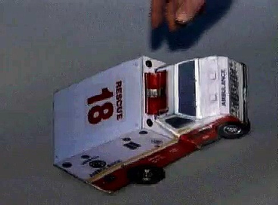 Illusion d'optique avec une ambulance